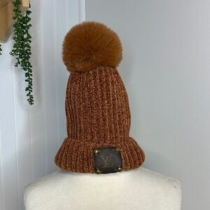 Luxurious Brown Knit Beanie with Pom-Pom